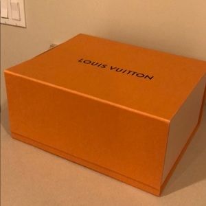 Louis Vuitton box and card